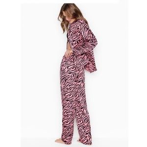 Victoria’s Secret pink zebra satin pajamas set new